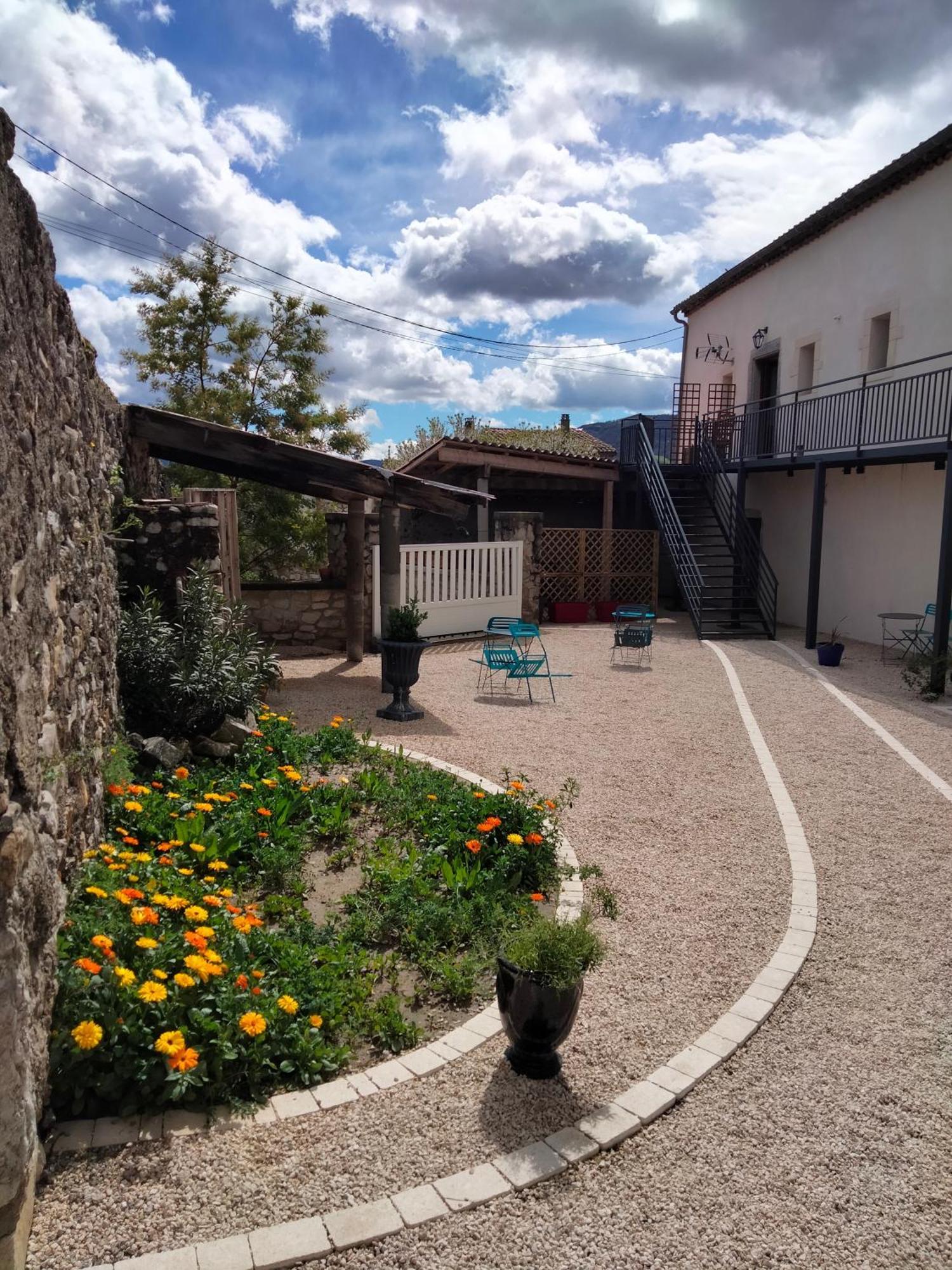 מלון Chomérac La Grange De Sabatas מראה חיצוני תמונה